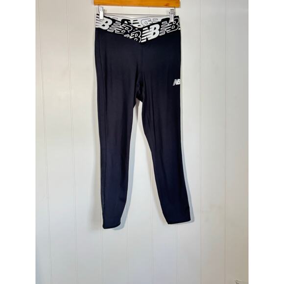 New Balance | Relentless Crossover High Rise Tight | Black Leggings | Medium - Picture 11 of 11